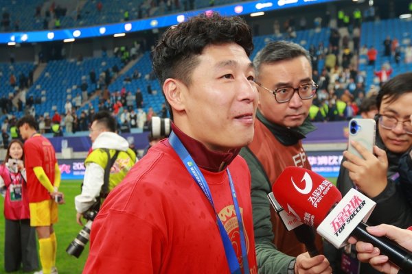 广瑞网  中超三连冠！赛季前没人看好的上海海港队，凭什么能实现伟业？